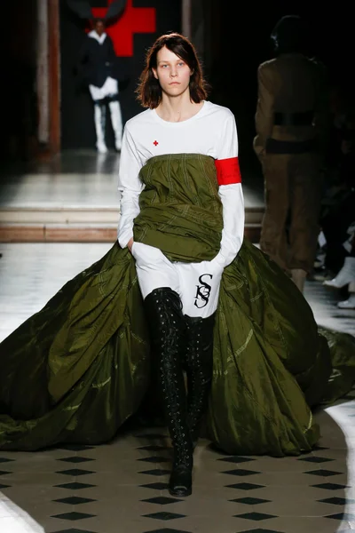 Look 33